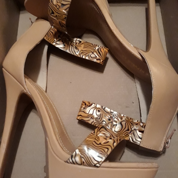 Shoes - Picture 2 of 3